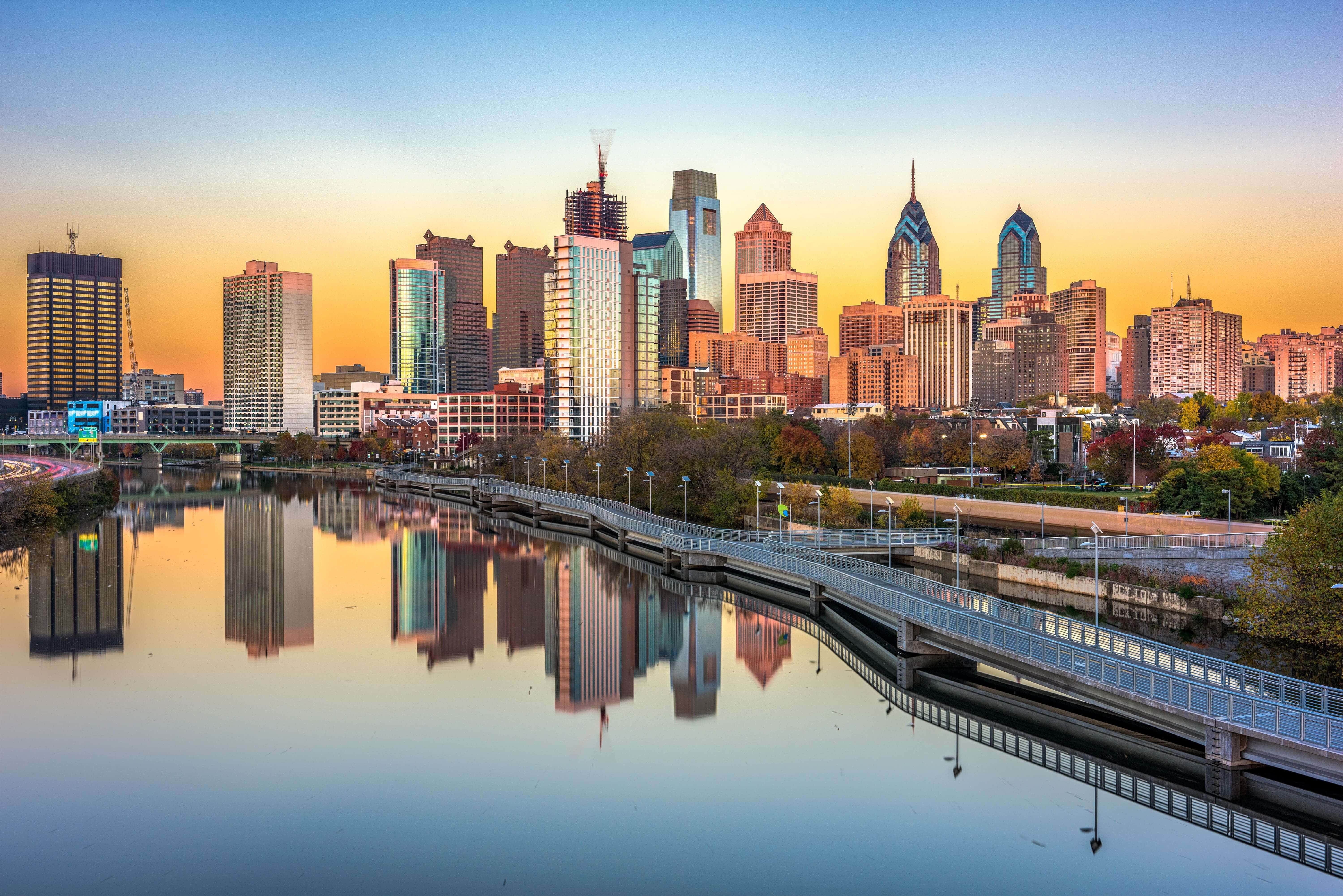 Philadelphia skyline near University Court Apartments
